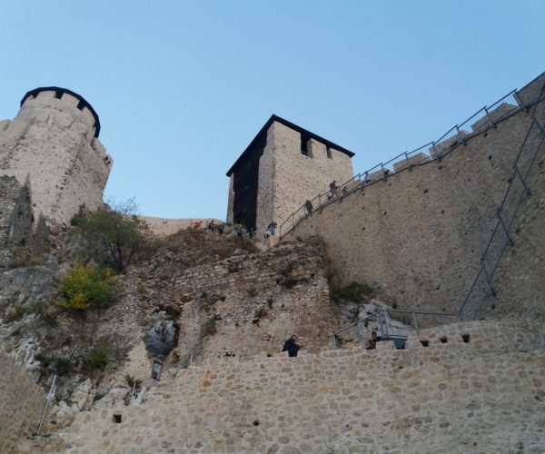 Tvrđava Golubački grad - pogled na crnu zonu Tvrđava Golubački grad - pogled na crnu zonu