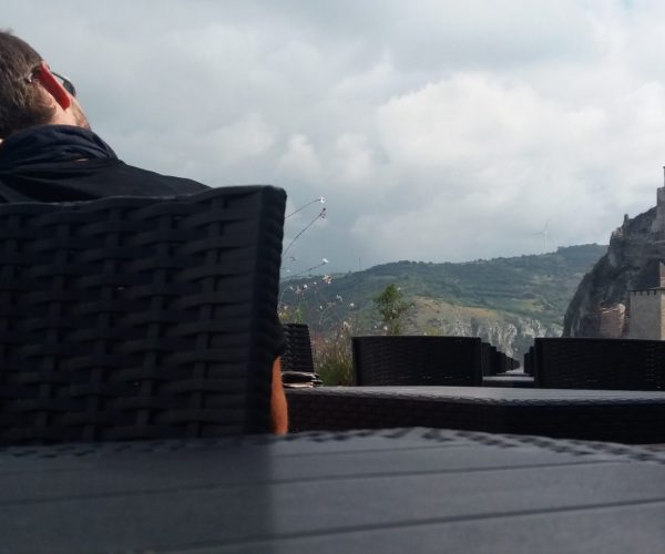 Uživanje iz kafeterije Uživanje iz kafeterije